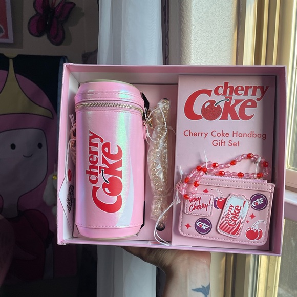 Women’s skinnydip Cherry Coke pink handbag and wallet gift set - Picture 4 of 13